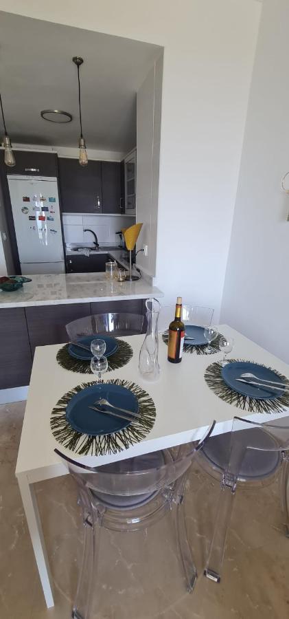 Small Oasis - Appartement 6 Personnes Манільва Екстер'єр фото