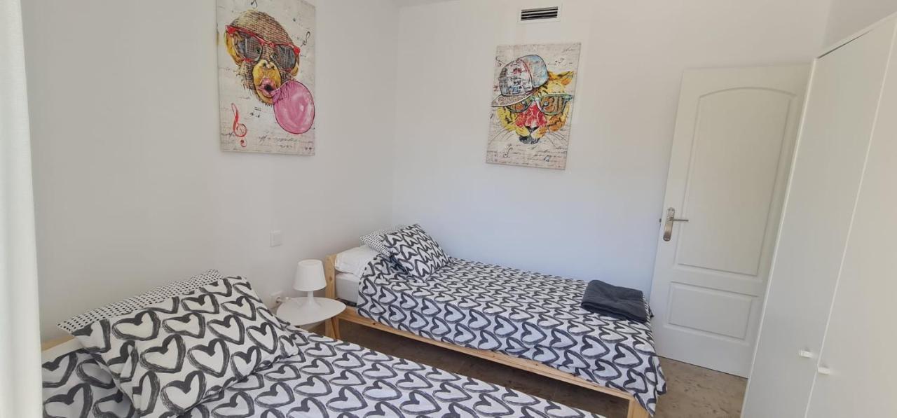 Small Oasis - Appartement 6 Personnes Манільва Екстер'єр фото